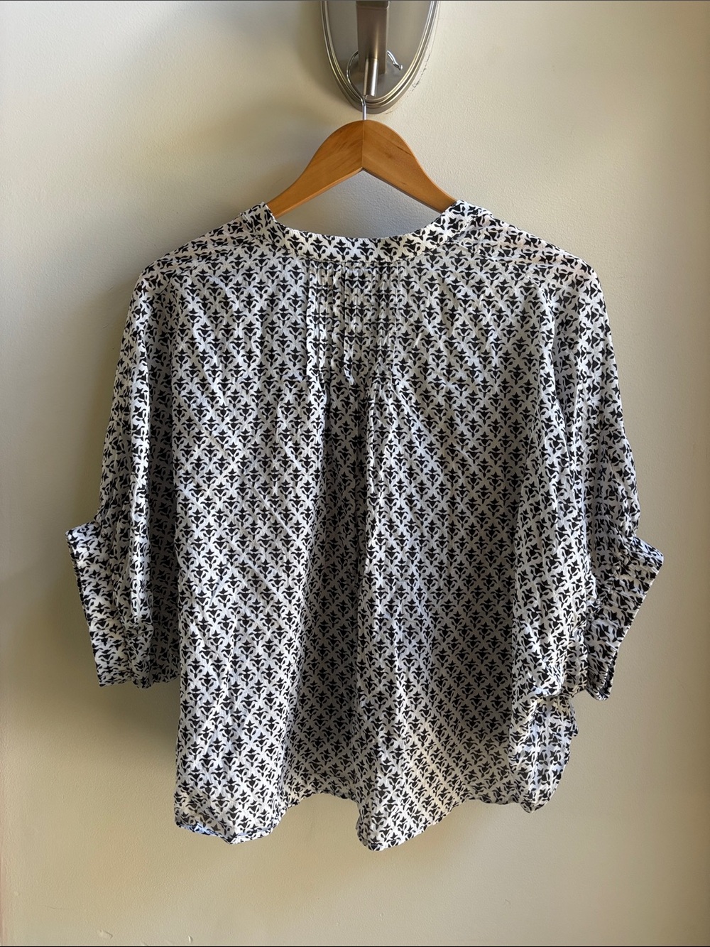 Love, Tomas Emerson Fry Mandarin Collar Blouse - Picture 7 of 8